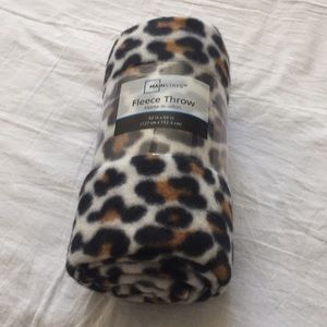 Fleece Throw •Mainstays•